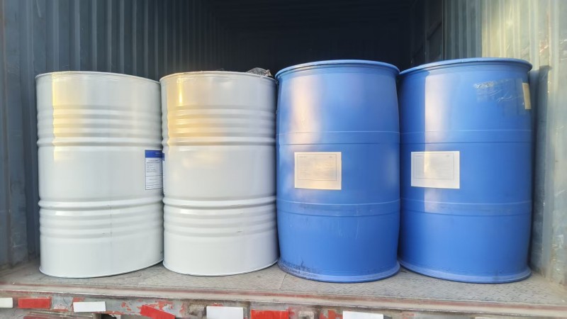 殼牌丙二醇和金牌甘油發(fā)貨現(xiàn)場.jpg 殼牌丙二醇和金牌甘油發(fā)貨現(xiàn)場.jpg